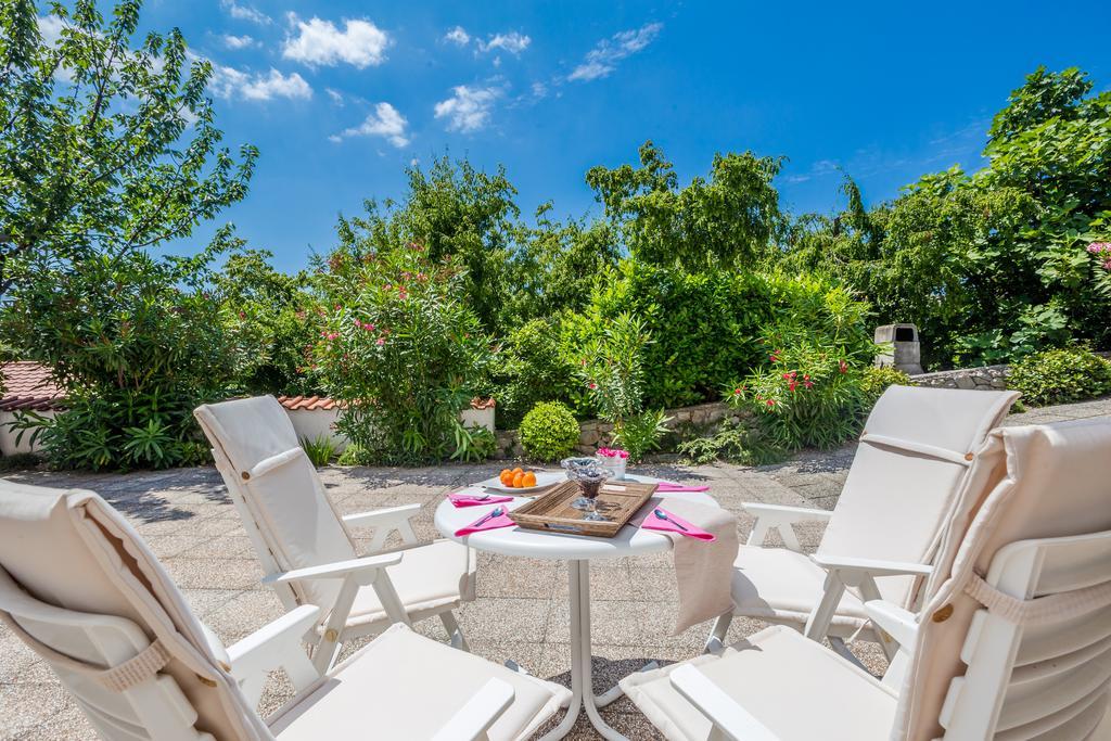 Ava Apartments Omišalj Екстериор снимка