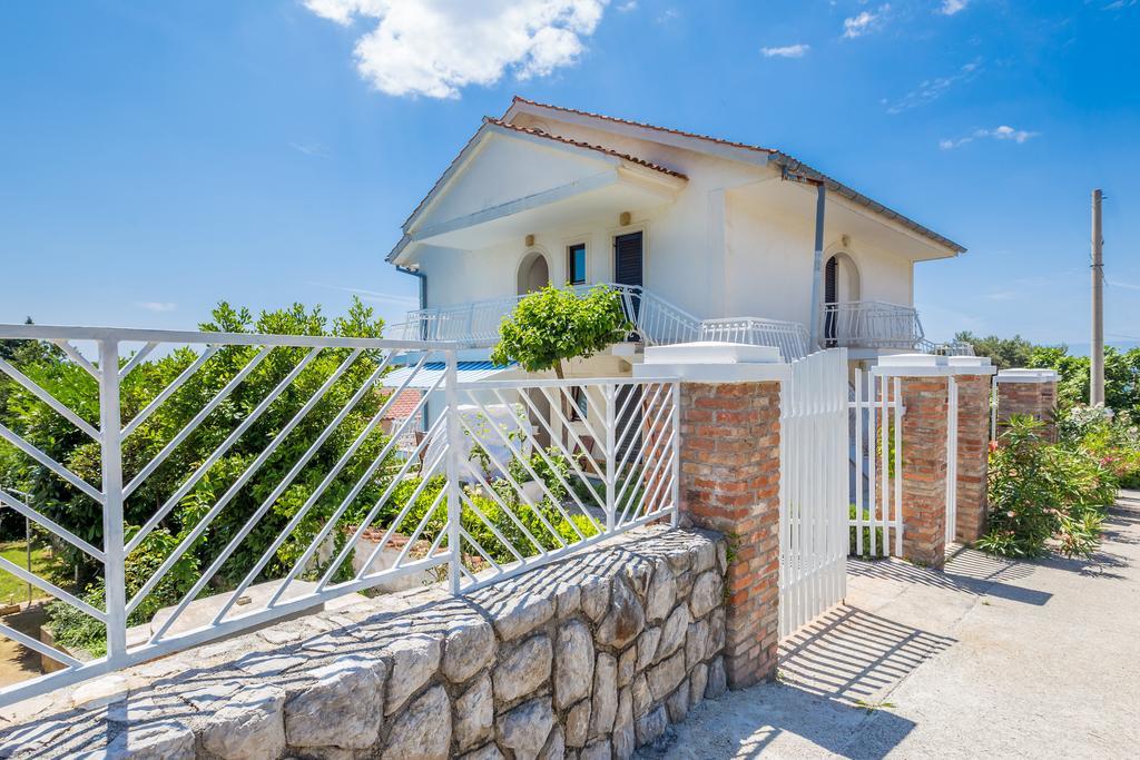 Ava Apartments Omišalj Екстериор снимка