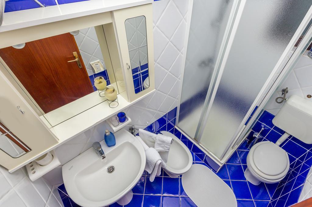 Ava Apartments Omišalj Екстериор снимка